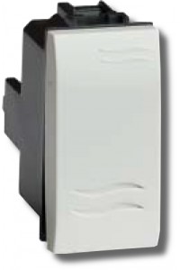 Выключатель Brava 1 модуль белый (76001B) Выключатель